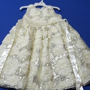 Girl's dress
